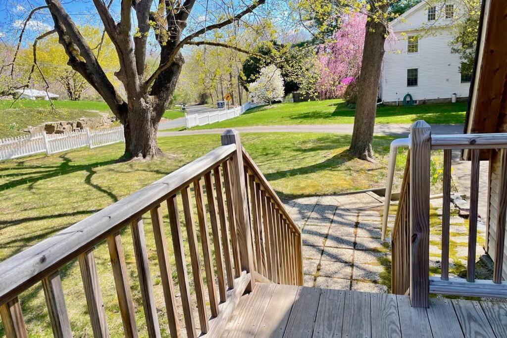 Newly Renovated Carriage House Near Town & Beaches Madison Luaran gambar